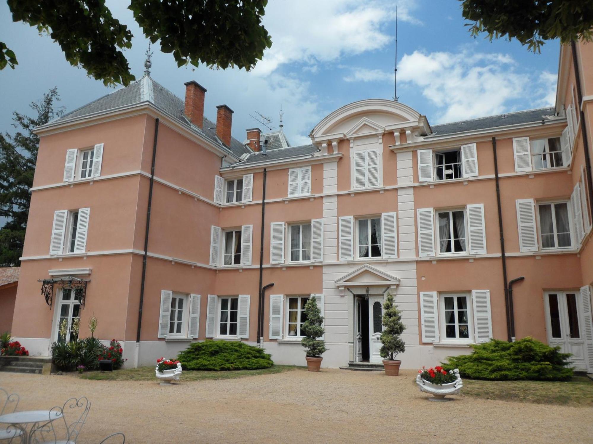 Chateau De La Chapelle Des Bois Fleurie Exterior photo